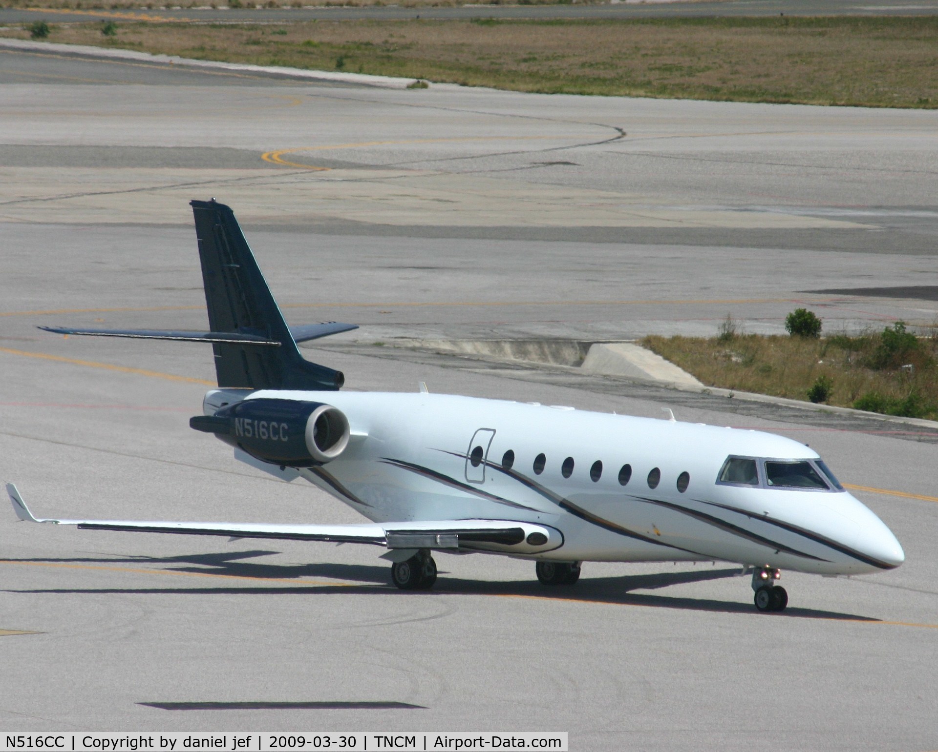 N516CC, 2000 Israel Aircraft Industries IAI-1126 Galaxy C/N 020, taxing runway 10