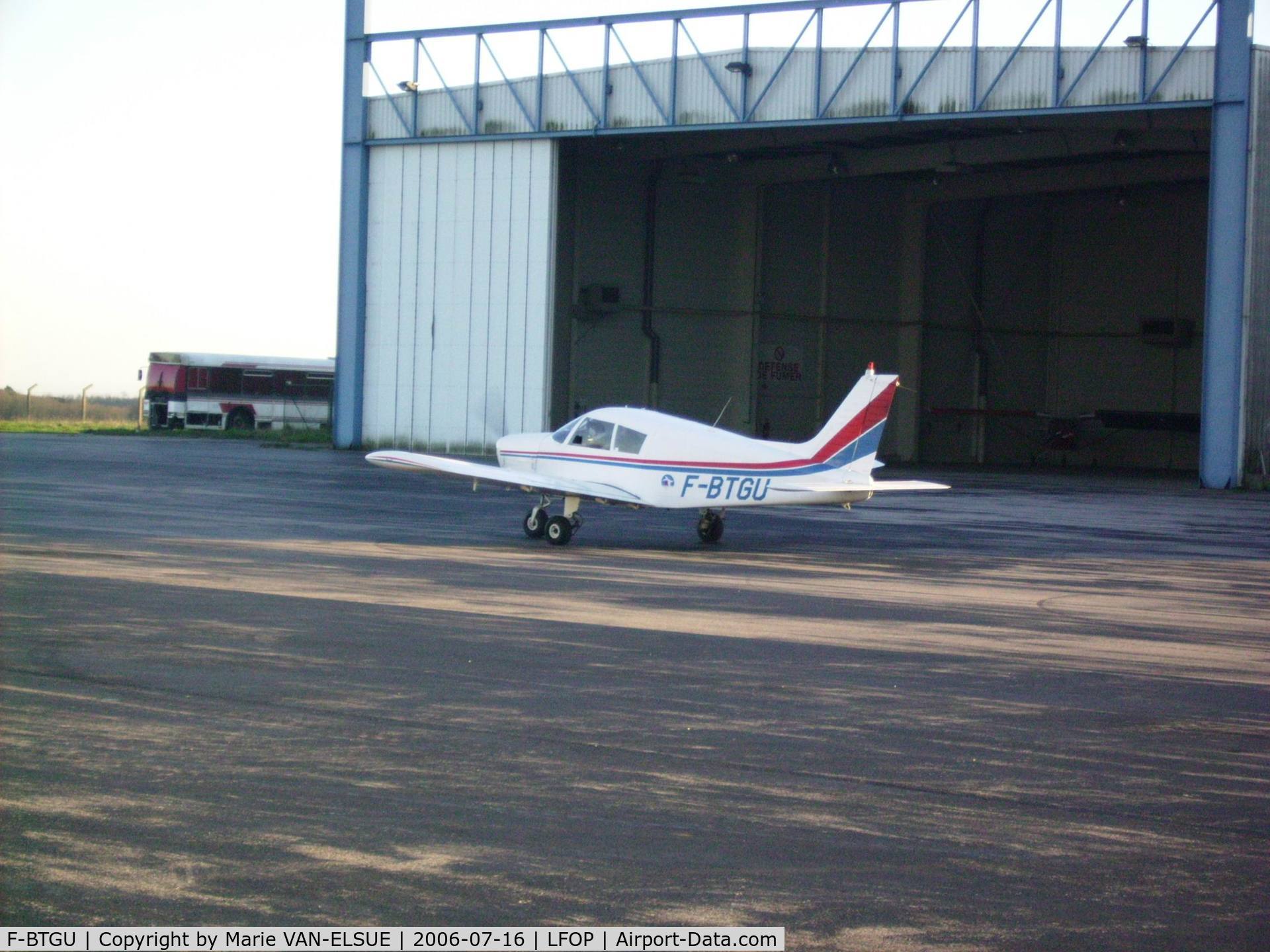 F-BTGU, Piper PA-28-140 Cherokee C/N 28-7225124, rouen boos france