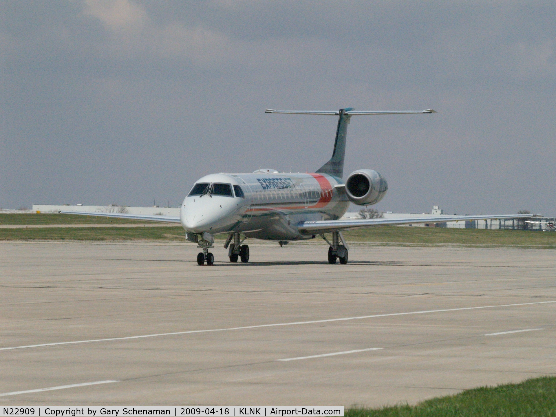 N22909, 2001 Embraer ERJ-145LR (EMB-145LR) C/N 145459, IN FOR THE NCAA GYMNASTIC MEET