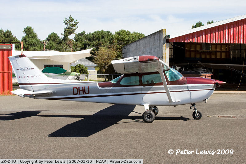 ZK-DHU, 1973 Cessna 172M Skyhawk C/N 172-61028, Taupo Air Service Ltd., Taupo