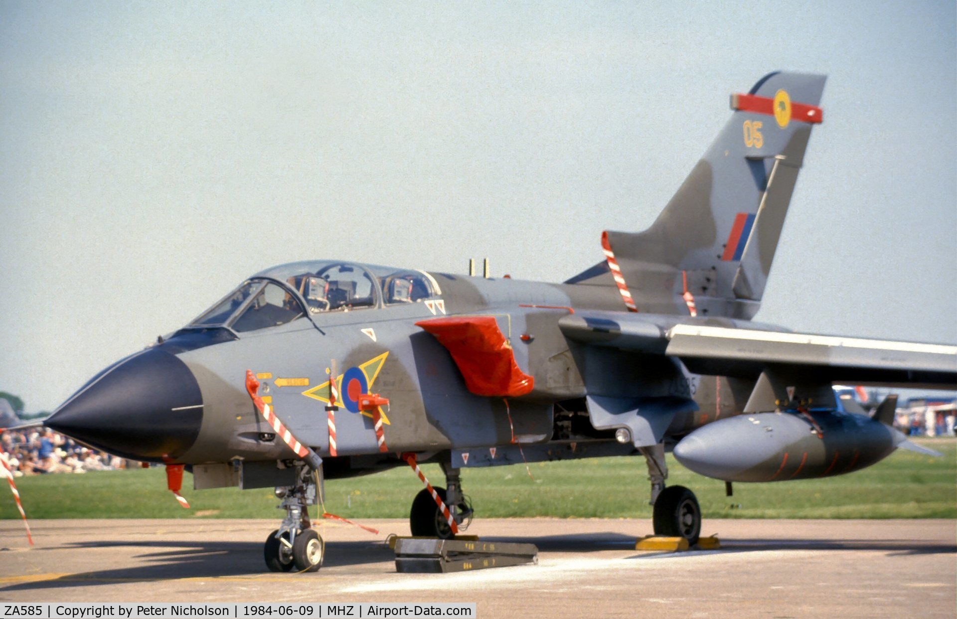 ZA585, 1981 Panavia Tornado GR.1 C/N 091/BS028/3049, Tornado GR.1 of 27 Squadron at the 1984 RAF Mildenhall Air Fete.