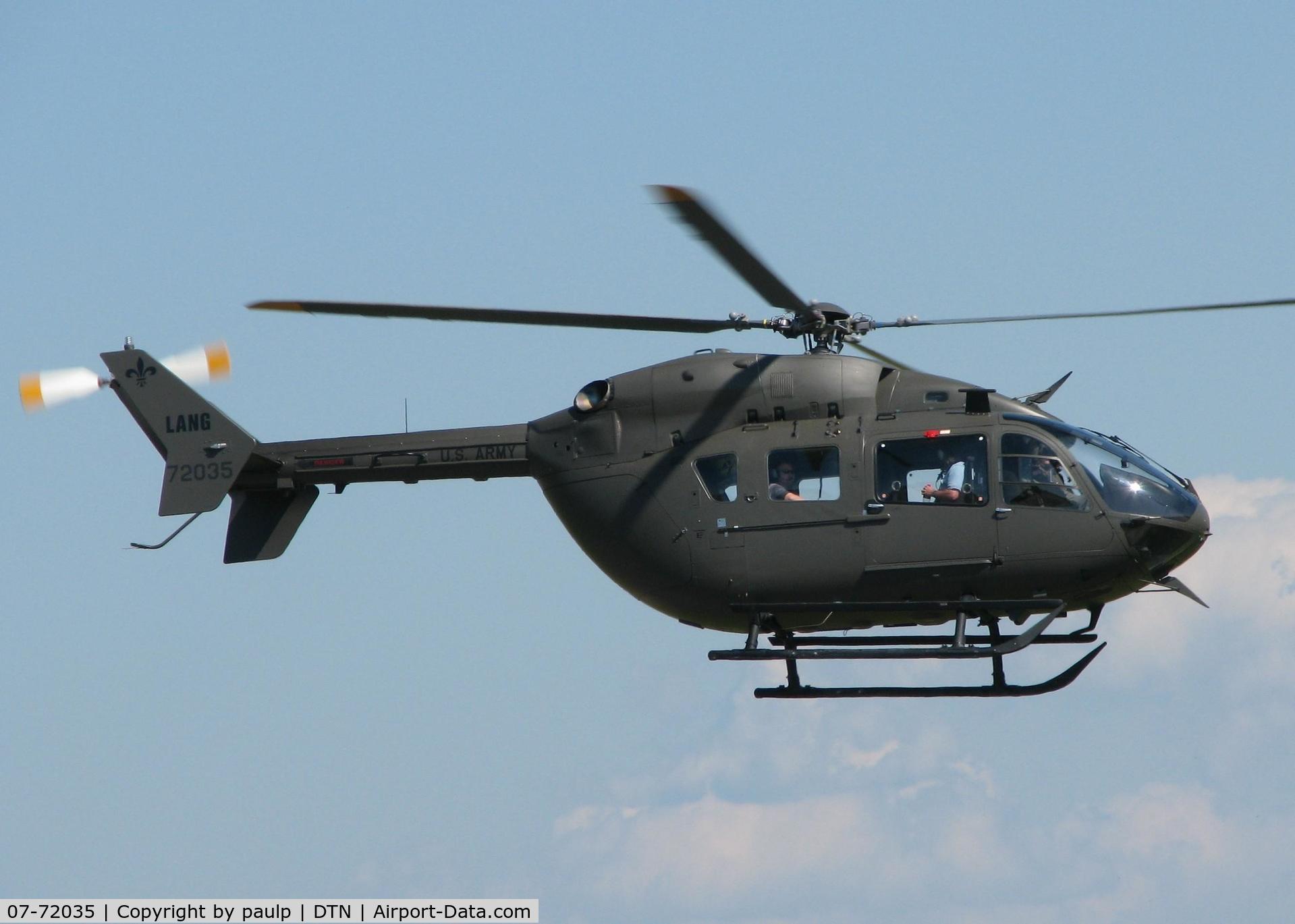 07-72035, 2007 Eurocopter UH-72A Lakota C/N 9172, UH-72 Lakota lifting off from the Shreveport Downtown airport.