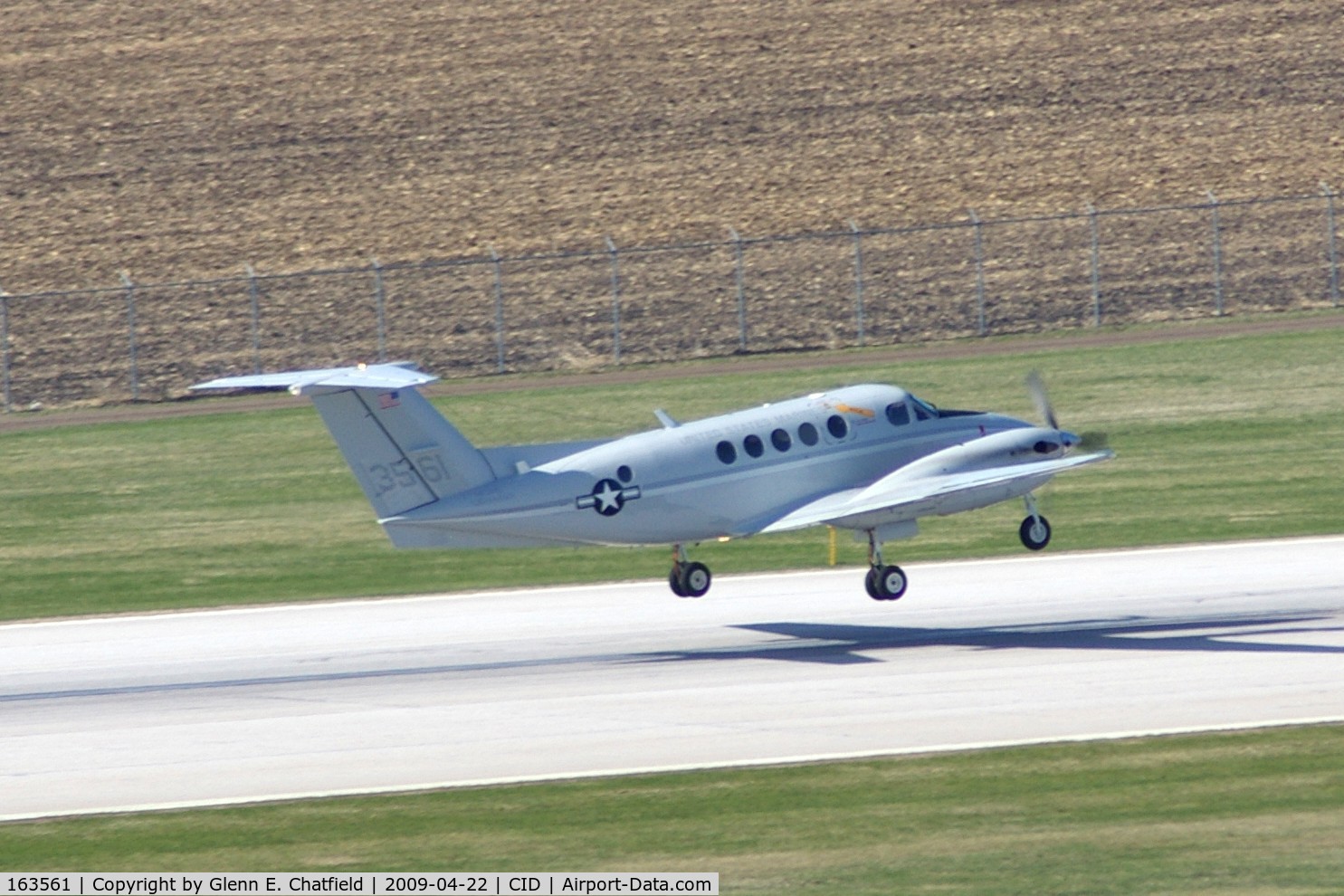 163561, Beech UC-12F Huron C/N BU-09, Departing Runway 27