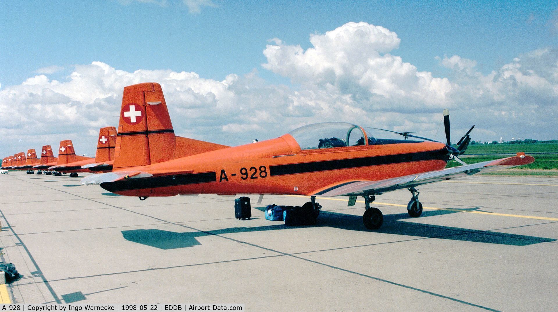 A-928, 1983 Pilatus PC-7 Turbo Trainer C/N 336, Pilatus PC-7 of the Swiss Air Force Display Team (with all it's teammates) at the ILA 1998, Berlin