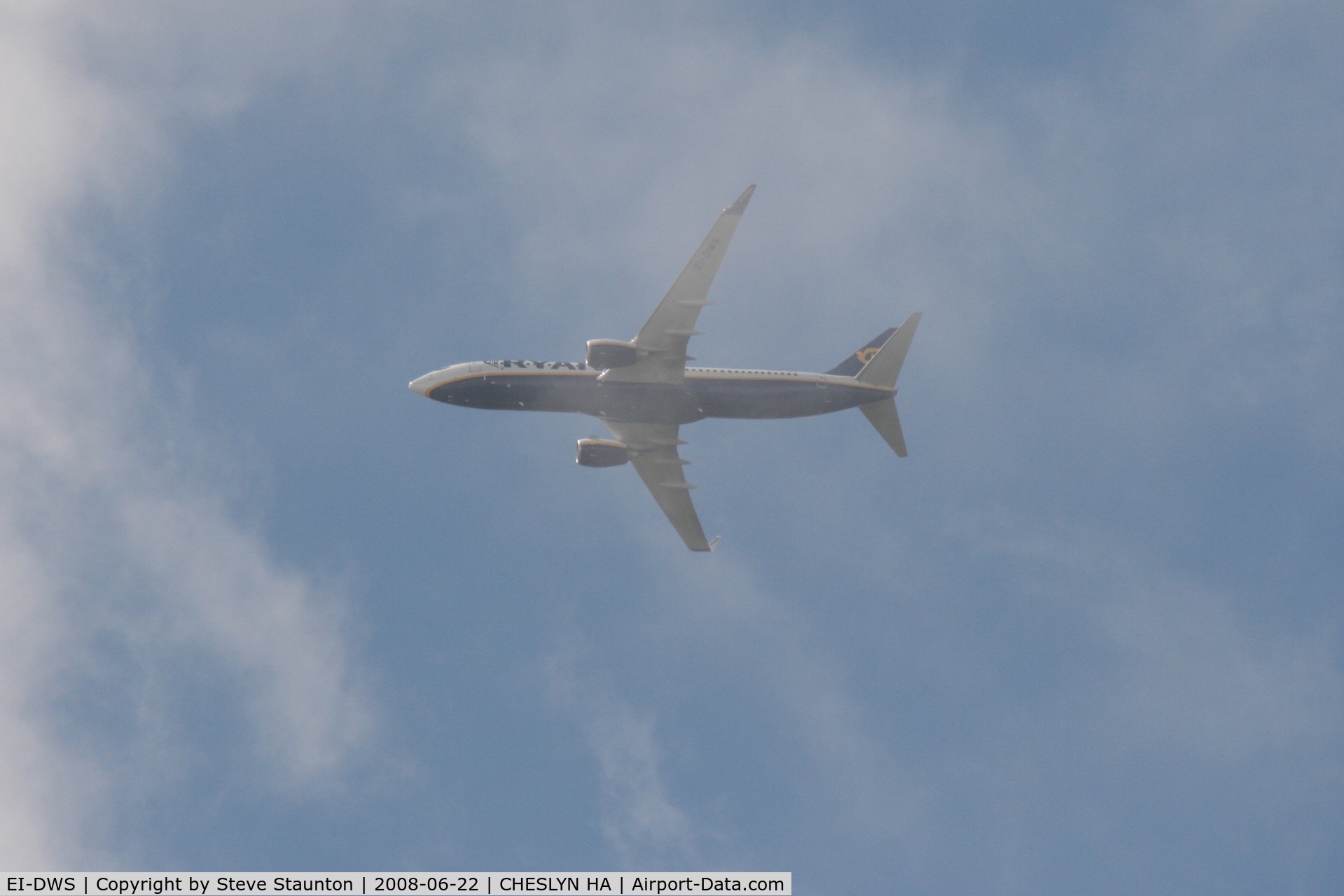EI-DWS, 2007 Boeing 737-8AS C/N 33625, Approaching Birmingham Airport over Cheslyn Hay
