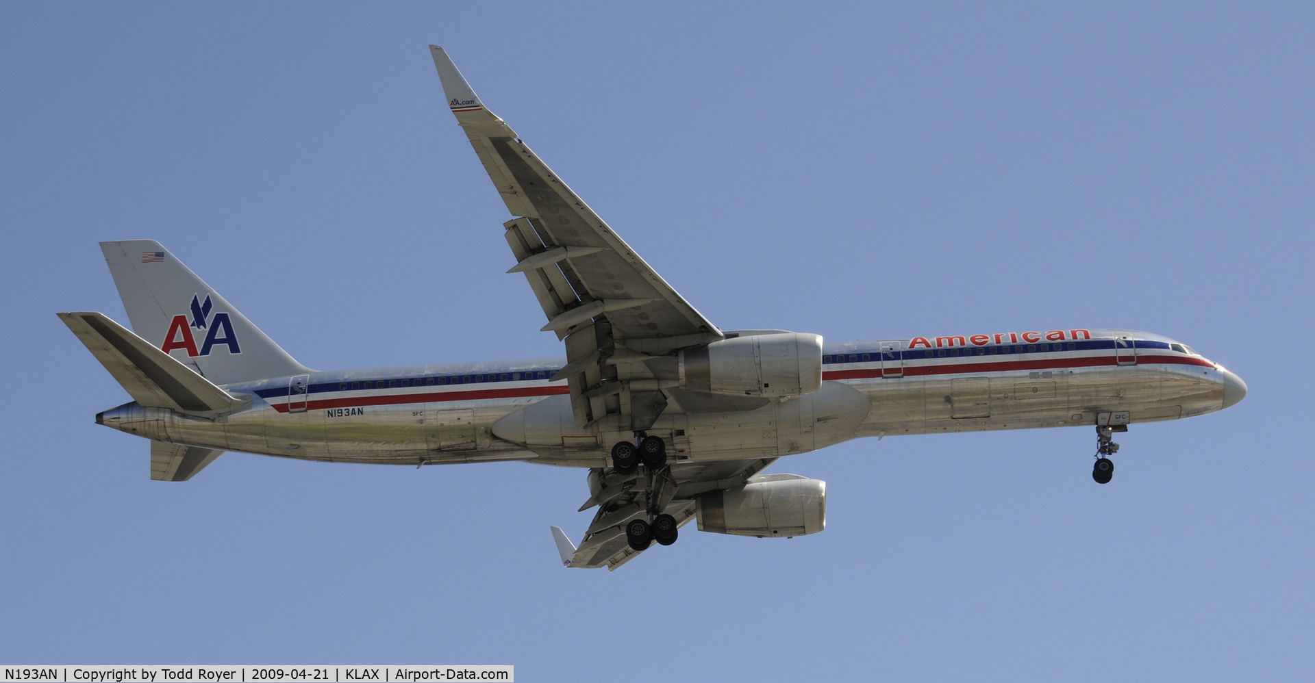 N193AN, 2001 Boeing 757-223 C/N 32387, Landing 24R at LAX