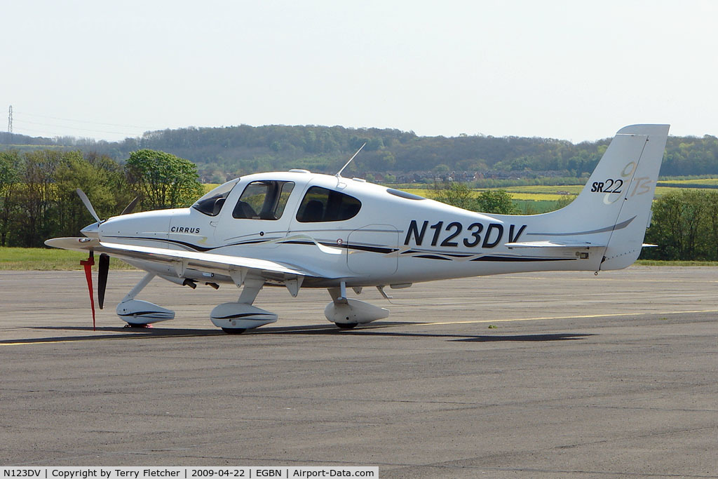 N123DV, 2005 Cirrus SR22 GTS C/N 1313, Cirrus SR22 visitor to Tollerton