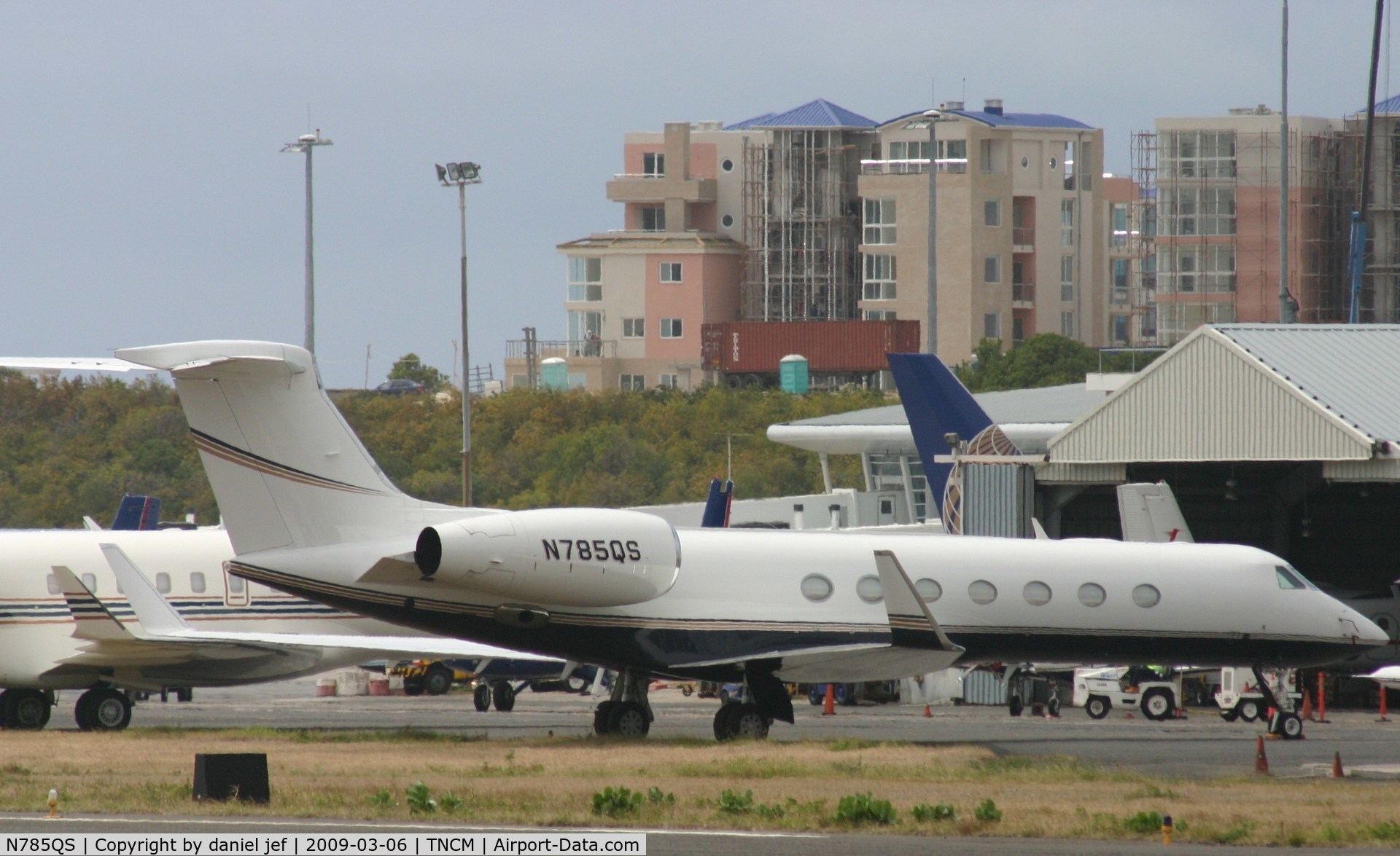 N785QS, 2007 Gulfstream Aerospace GV-SP (G550) C/N 5157, park at the ramp