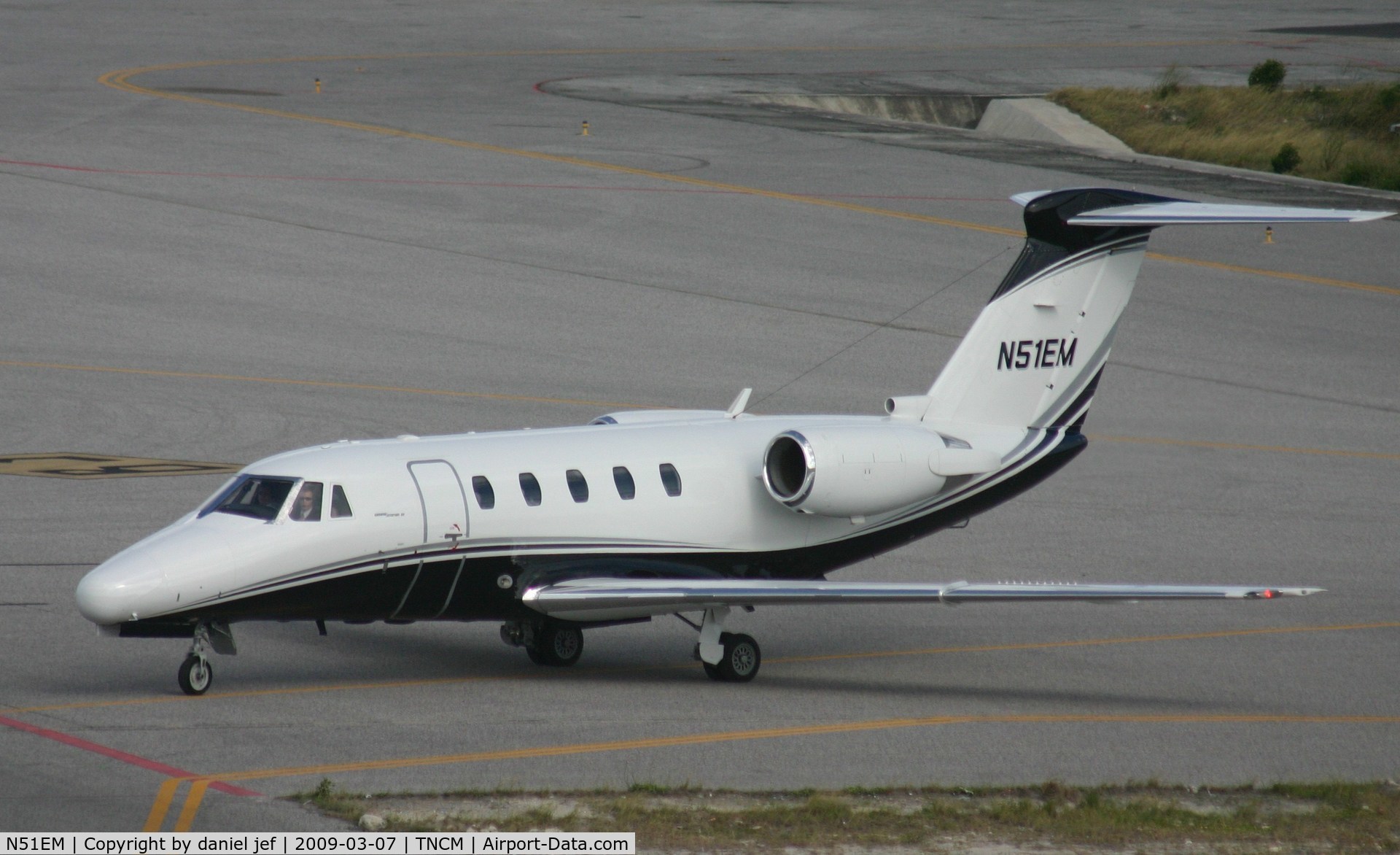 N51EM, 1984 Cessna 650 Citation III C/N 650-0030, Taxing to parking