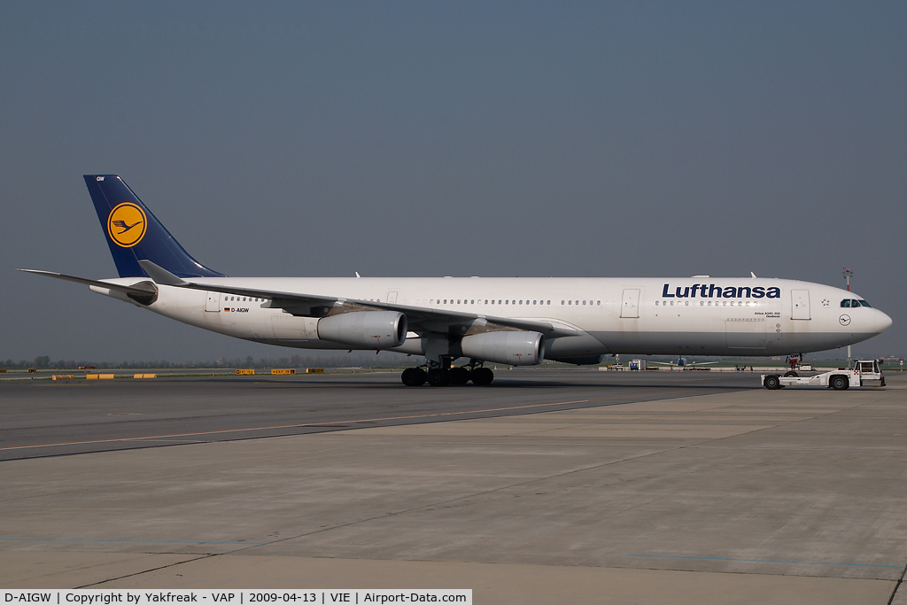D-AIGW, 2000 Airbus A340-313X C/N 327, Lufthansa Airbus A340-300