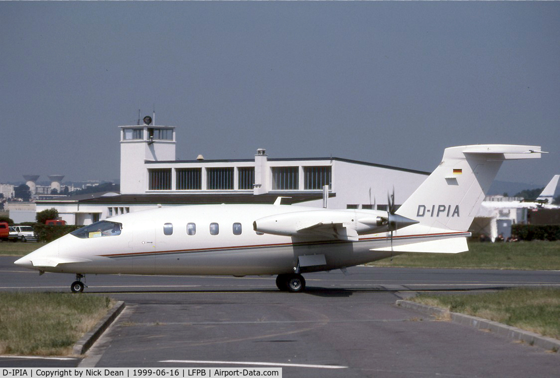 D-IPIA, 1992 Piaggio P-180 Avanti C/N 1156, LFPB
