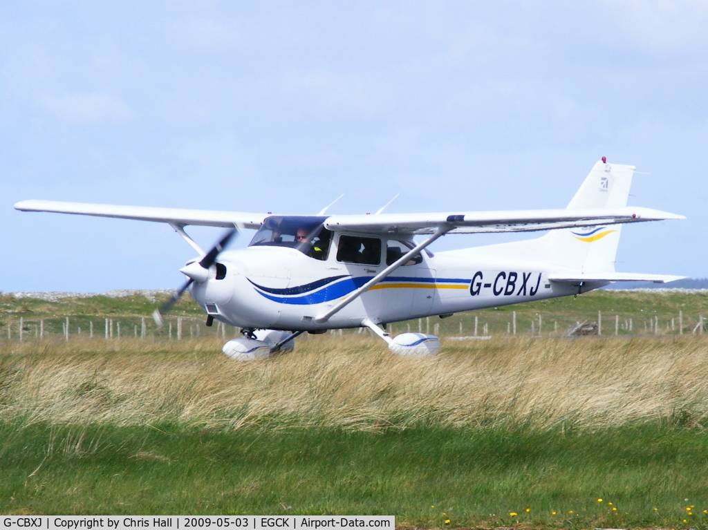 G-CBXJ, 1999 Cessna 172S Skyhawk C/N 172S8125, P F A fly-in at Caernarfon