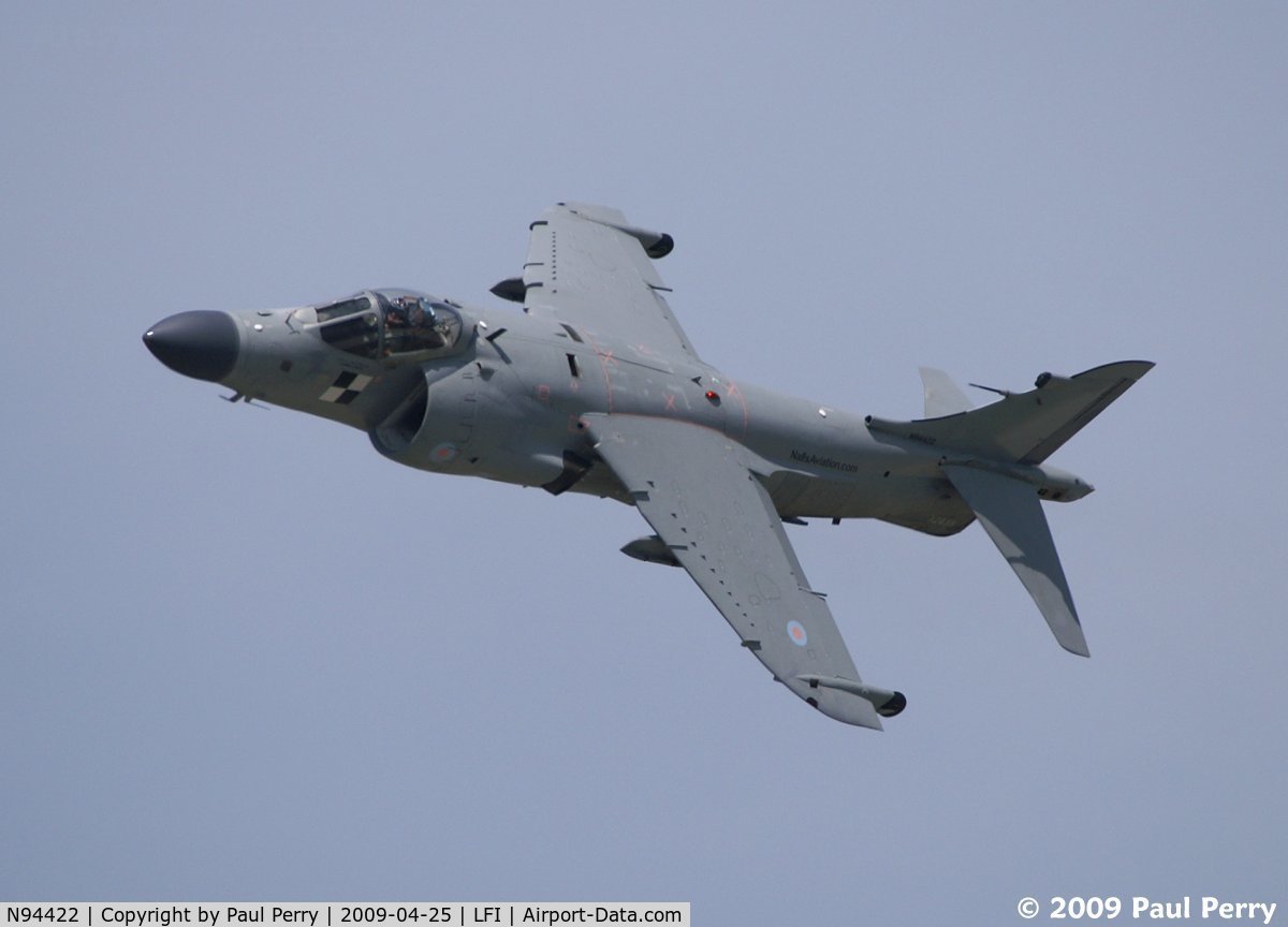 N94422, 1979 British Aerospace Sea Harrier F/A.2 C/N 41H-912002/DB2, The Shar, looking good in a turn