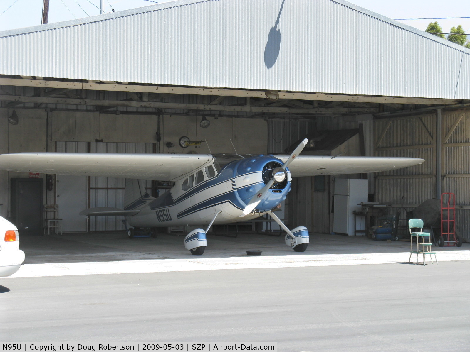 N95U, 1951 Cessna 195A C/N 7714, 1951 Cessna 195A BUSINESSLINER, Jacobs R755A-2  275 Hp, in hangar