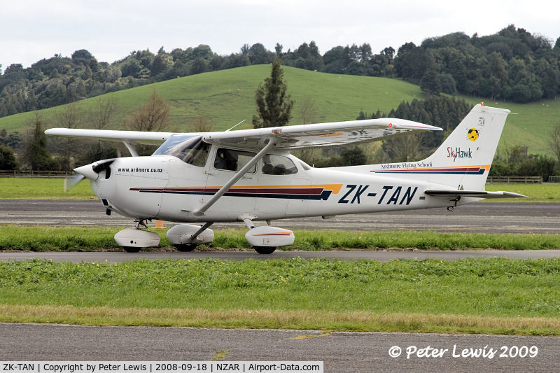 ZK-TAN, Cessna 172R C/N 17281089, Ardmore Flying School Ltd., Ardmore