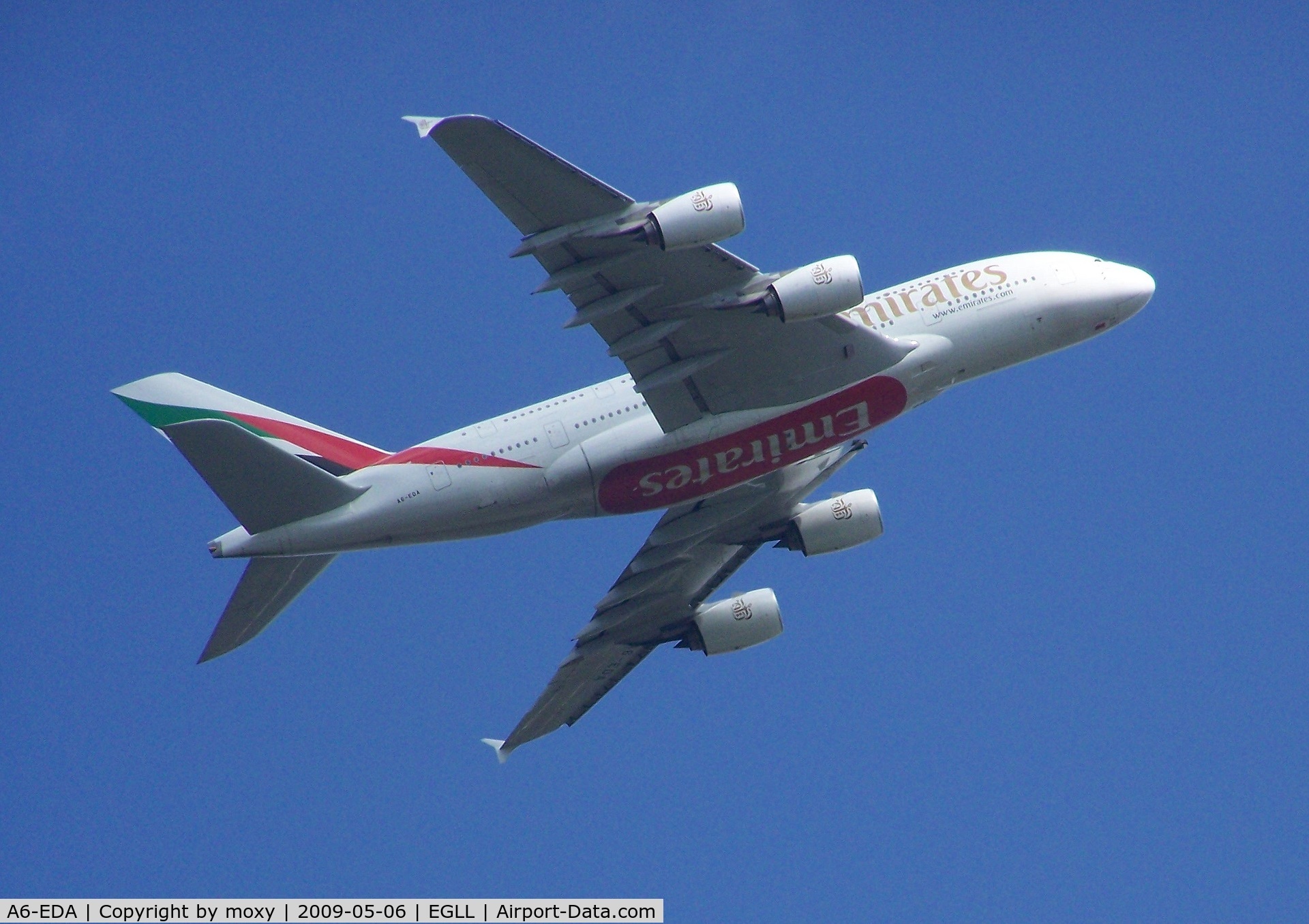 A6-EDA, 2007 Airbus A380-861 C/N 011, Emirates A380 over Runnymede, departing London Heathrow