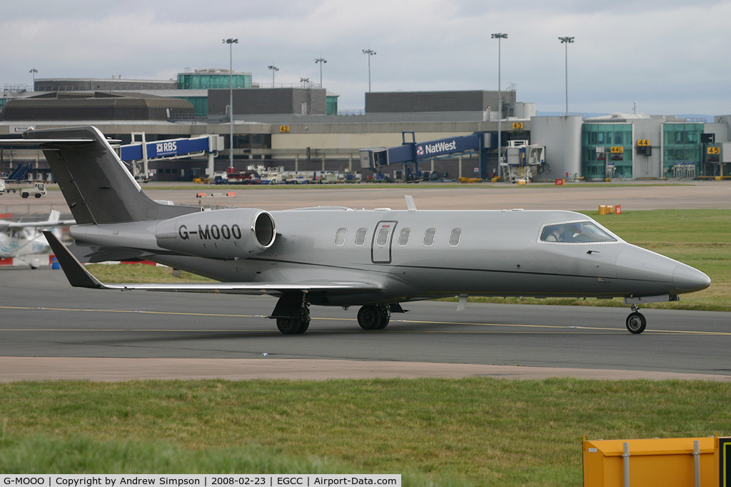 G-MOOO, 2004 Learjet 45 C/N 45-2007, Taxiing for departure.