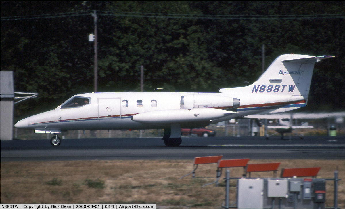 N888TW, 1974 Gates Learjet 24D C/N 292, KBFI