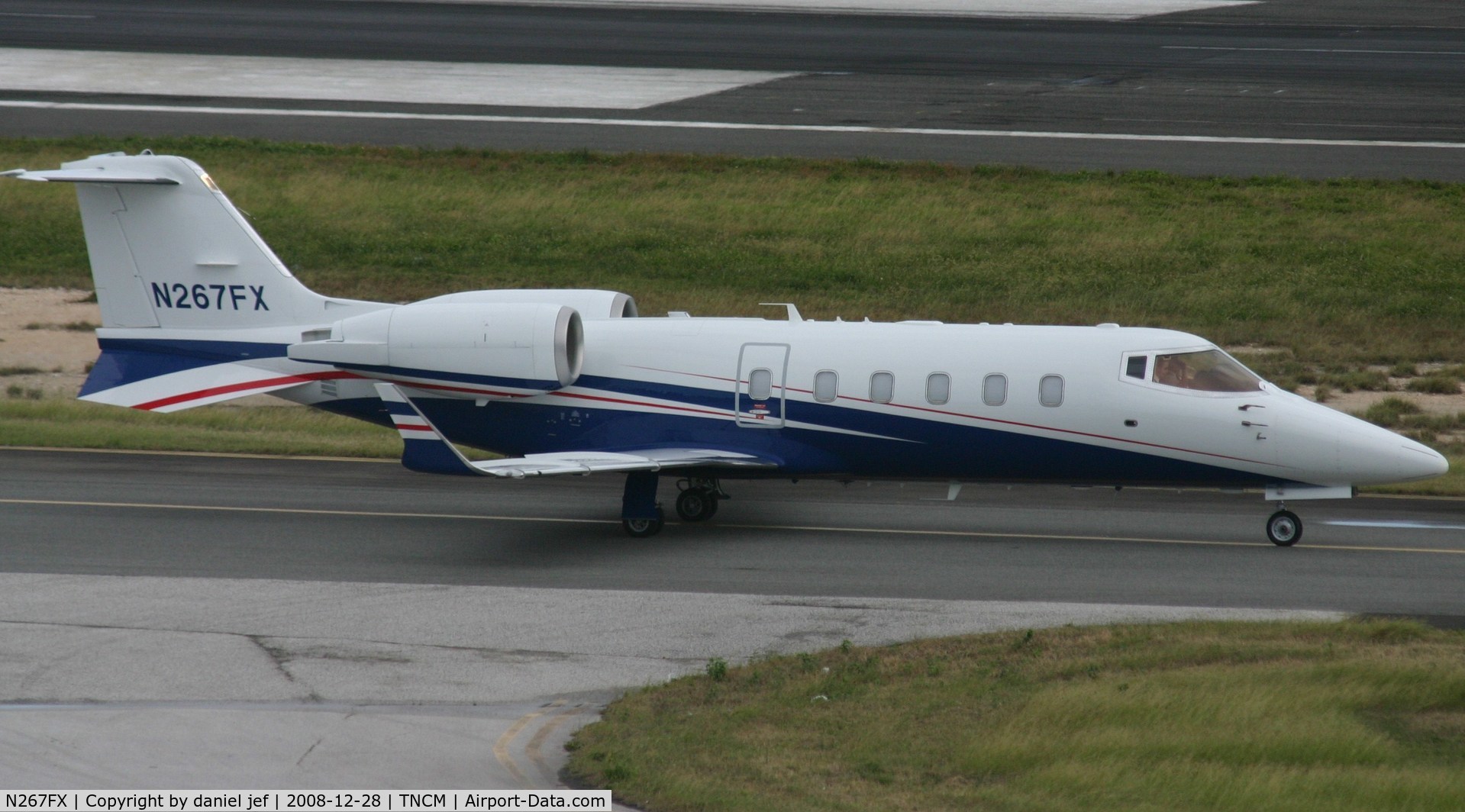 N267FX, 2008 Learjet Inc 60 C/N 356, taxing runway 10