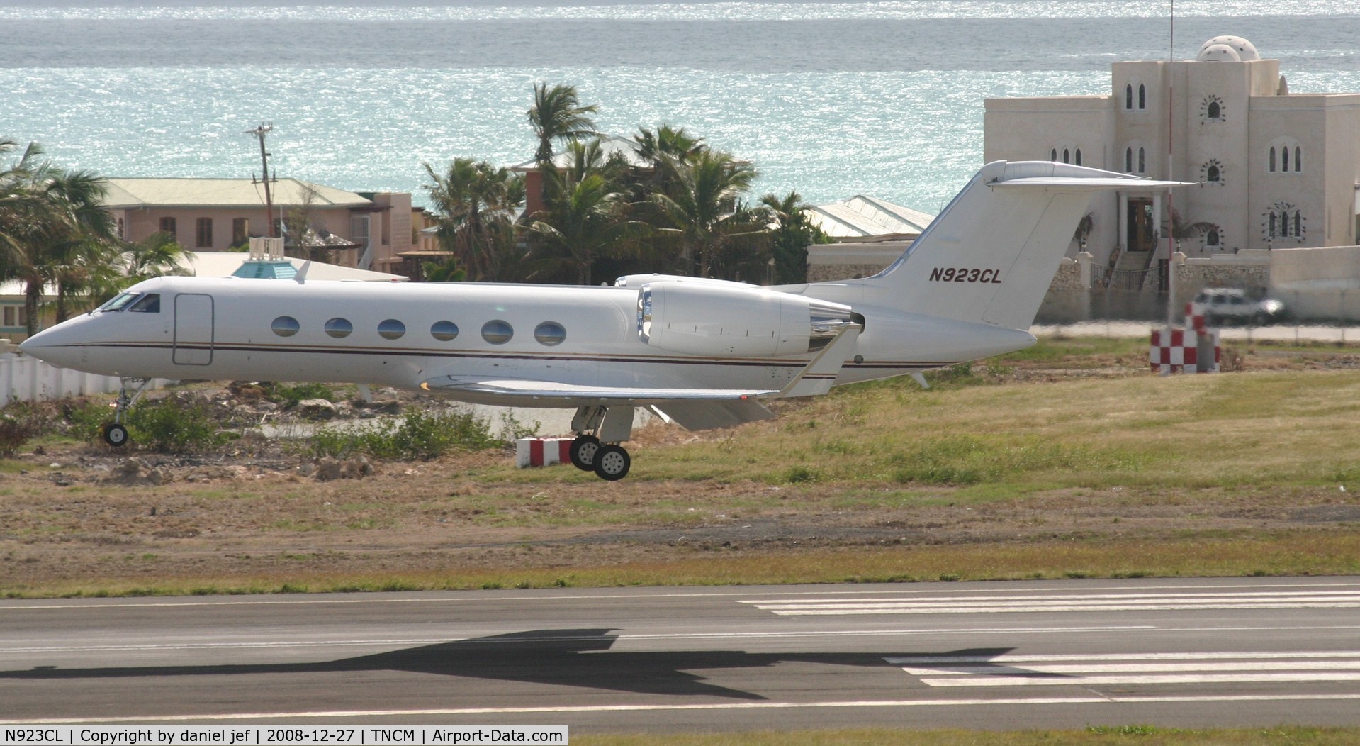 N923CL, 2001 Gulfstream Aerospace G-IV C/N 1471, Landing 10