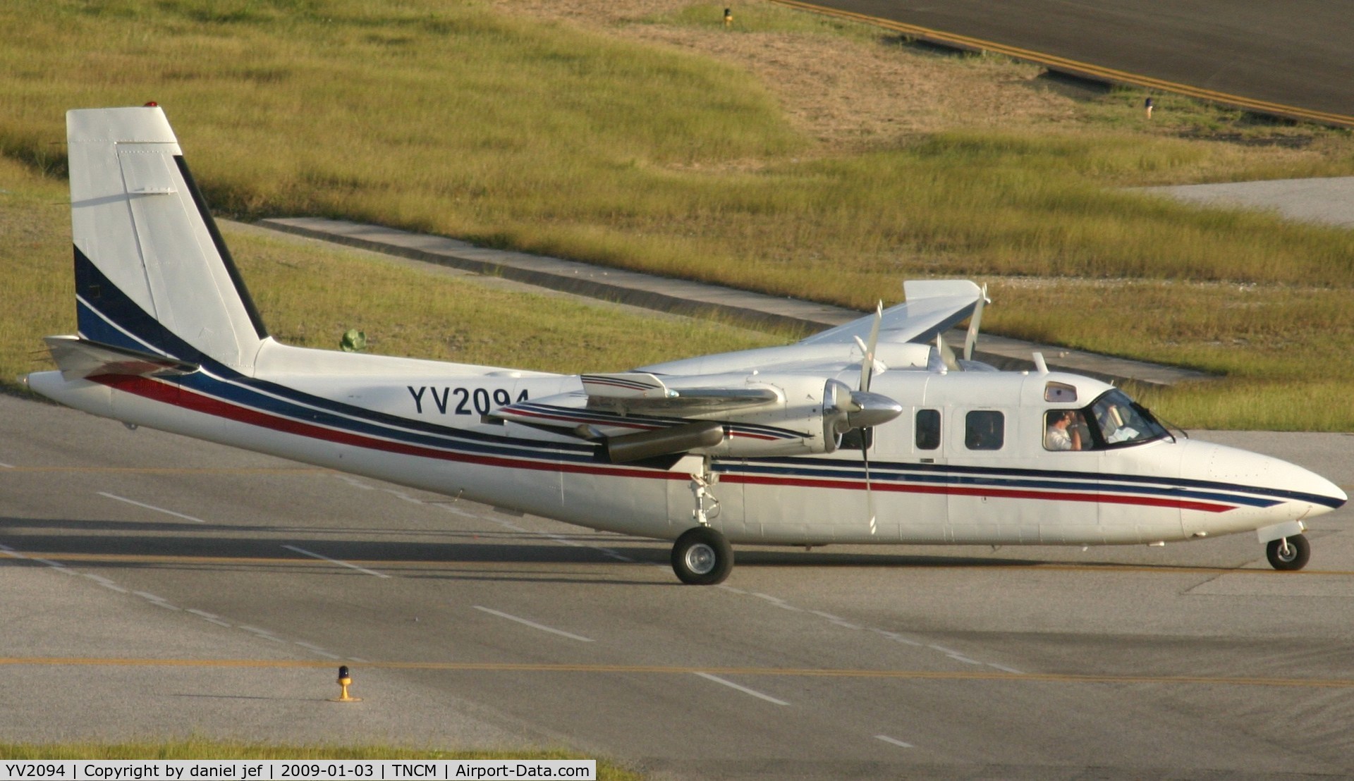 YV2094, Rockwell 690B Turbo Commander C/N 11366, taxing runway 10