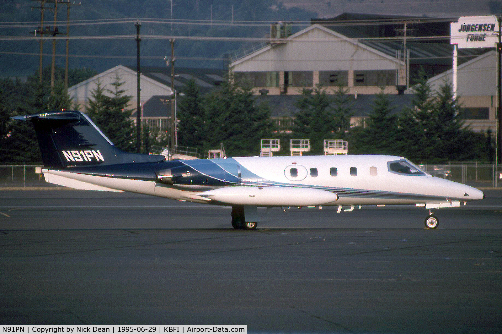 N91PN, 1972 Gates Learjet 25B C/N 25-091, KBFI