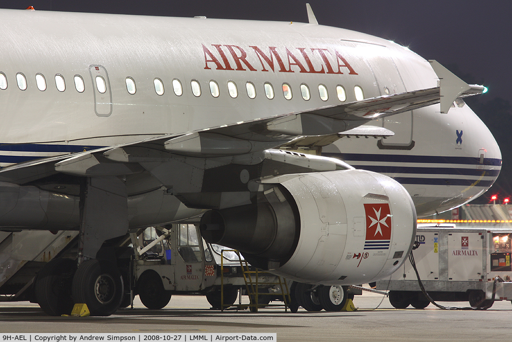 9H-AEL, 2004 Airbus A319-111 C/N 2332, Parked up for the night.