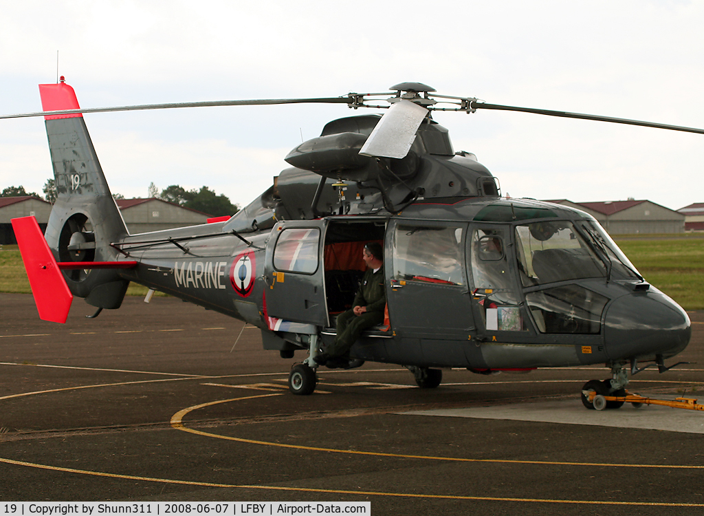 19, Aérospatiale SA-365N Dauphin C/N 6019, Used as a demo aircraft during LFBY Open Day 2008