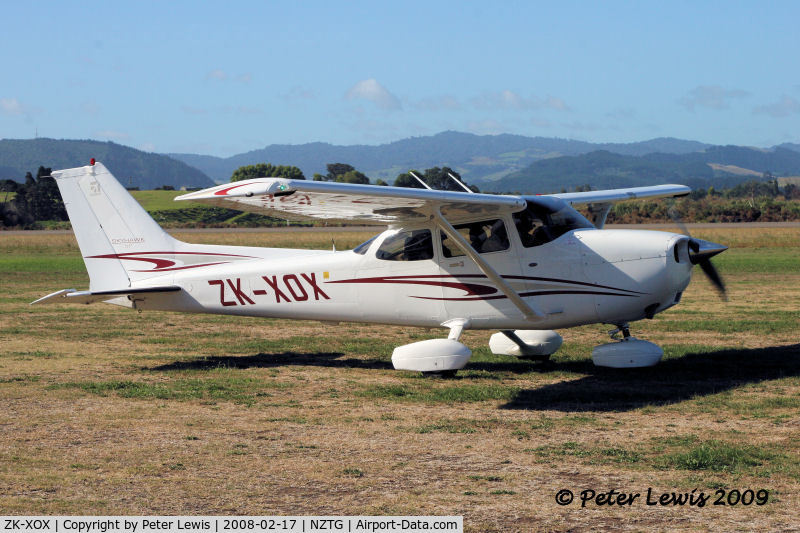 ZK-XOX, 2005 Cessna 172S C/N 172S10004, Cherub Aviation Ltd., Auckland