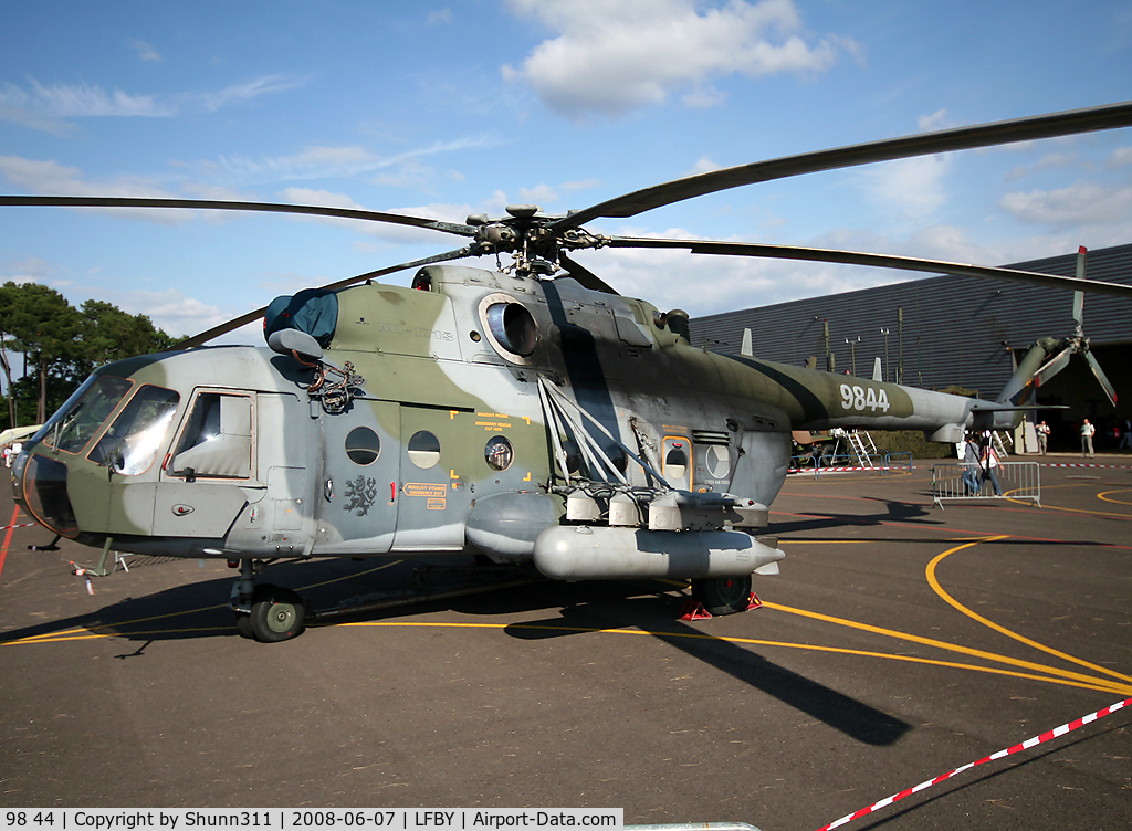 98 44, Mil Mi-171Sh Hip C/N 59489619844, Mil Mi-35 displayed during LFBY Open Day 2008