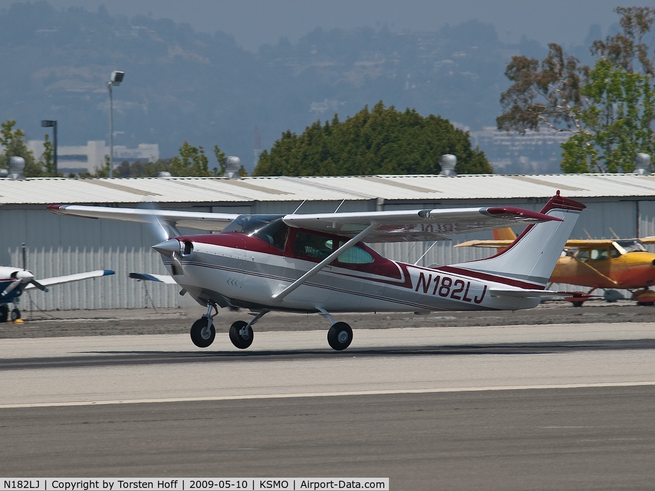 N182LJ, 1967 Cessna 182K Skylane C/N 18258167, N182LJ departing from RWY 21