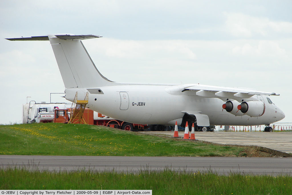 G-JEBV, 1993 British Aerospace Avro 146-RJ100 C/N E3236, Anonymous looking AVRO 146 awaiting next operator