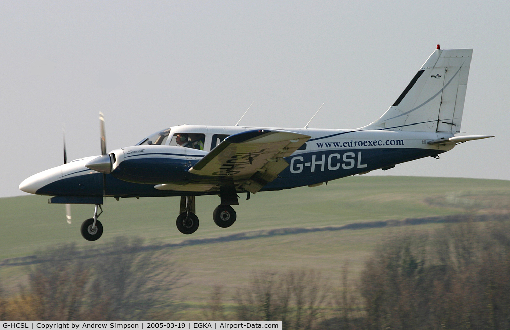 G-HCSL, 1981 Piper PA-34-220T C/N 34-8133237, Arriving in Shoreham.