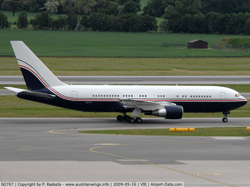 N2767, 1987 Boeing 767-238ER C/N 23896, Bill Clinton arrived from HAM in VIE for the Life Ball 2009