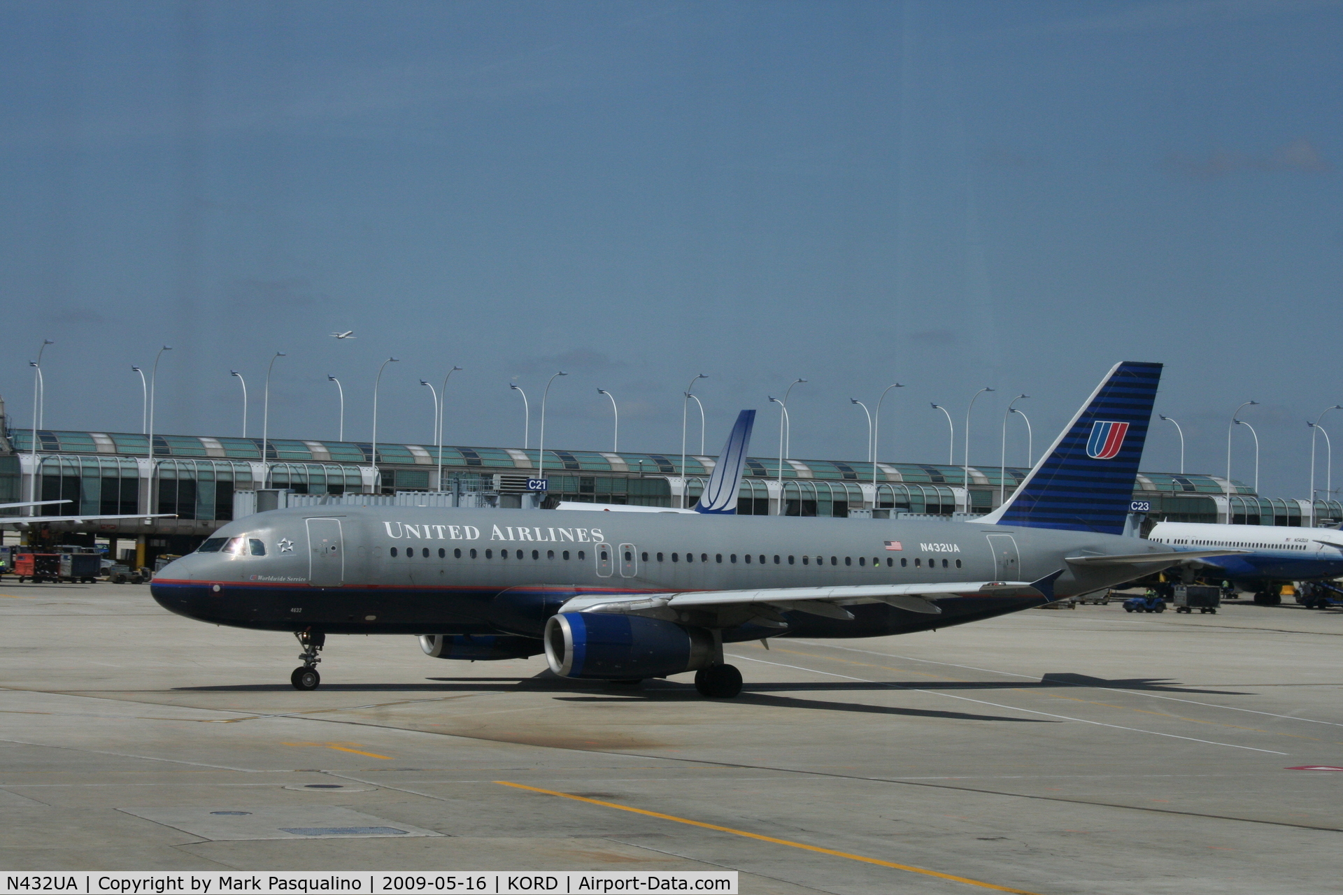 N432UA, 1996 Airbus A320-232 C/N 587, Airbus A320