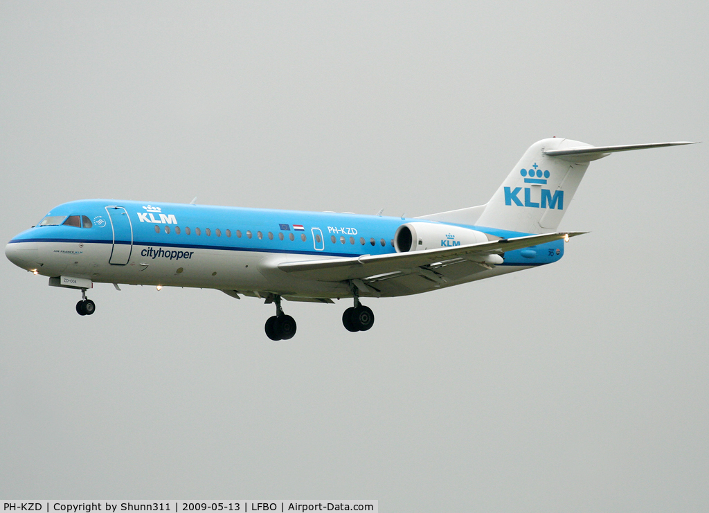 PH-KZD, 1997 Fokker 70 (F-28-0070) C/N 11582, Landing rwy 14R