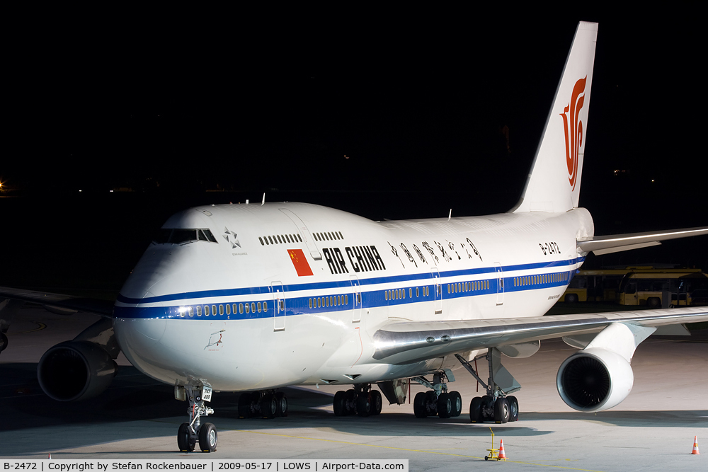 B-2472, 2000 Boeing 747-4J6 C/N 30158, Special visitor.