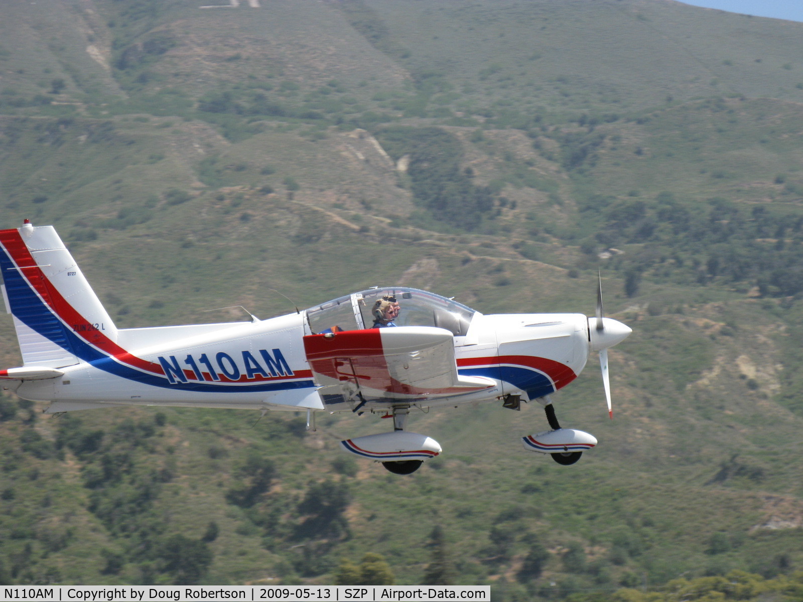 N110AM, 1996 Zlin Z-242L C/N 0727, 1996 Moravan Zlin Z242L fully aerobatic, Lycoming AEIO-360-B 200 Hp, takeoff climb Rwy 22