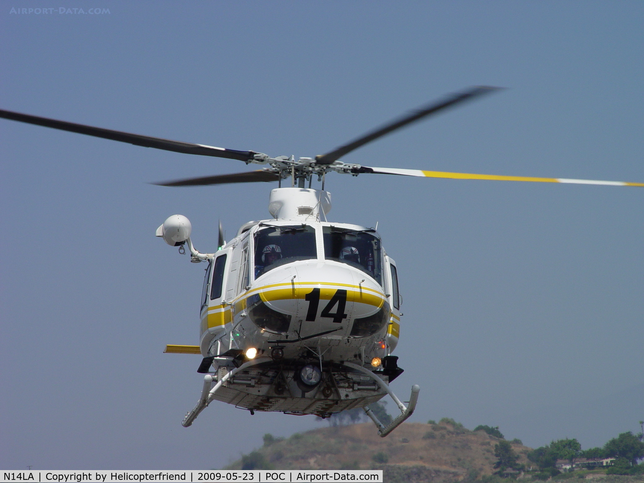 N14LA, 2005 Bell 412EP C/N 36393, Looking at me prior to turning north for landing at EHA helipad