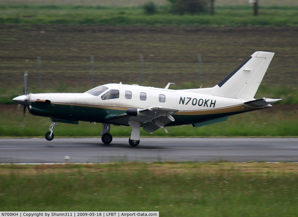 N700KH, 2002 Socata TBM-700 C/N 210, Landing rwy 20