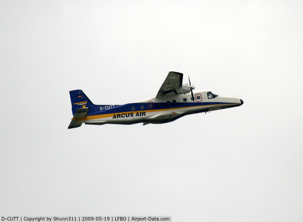 D-CUTT, 1991 Dornier 228-212 C/N 8200, Take off rwy 32R