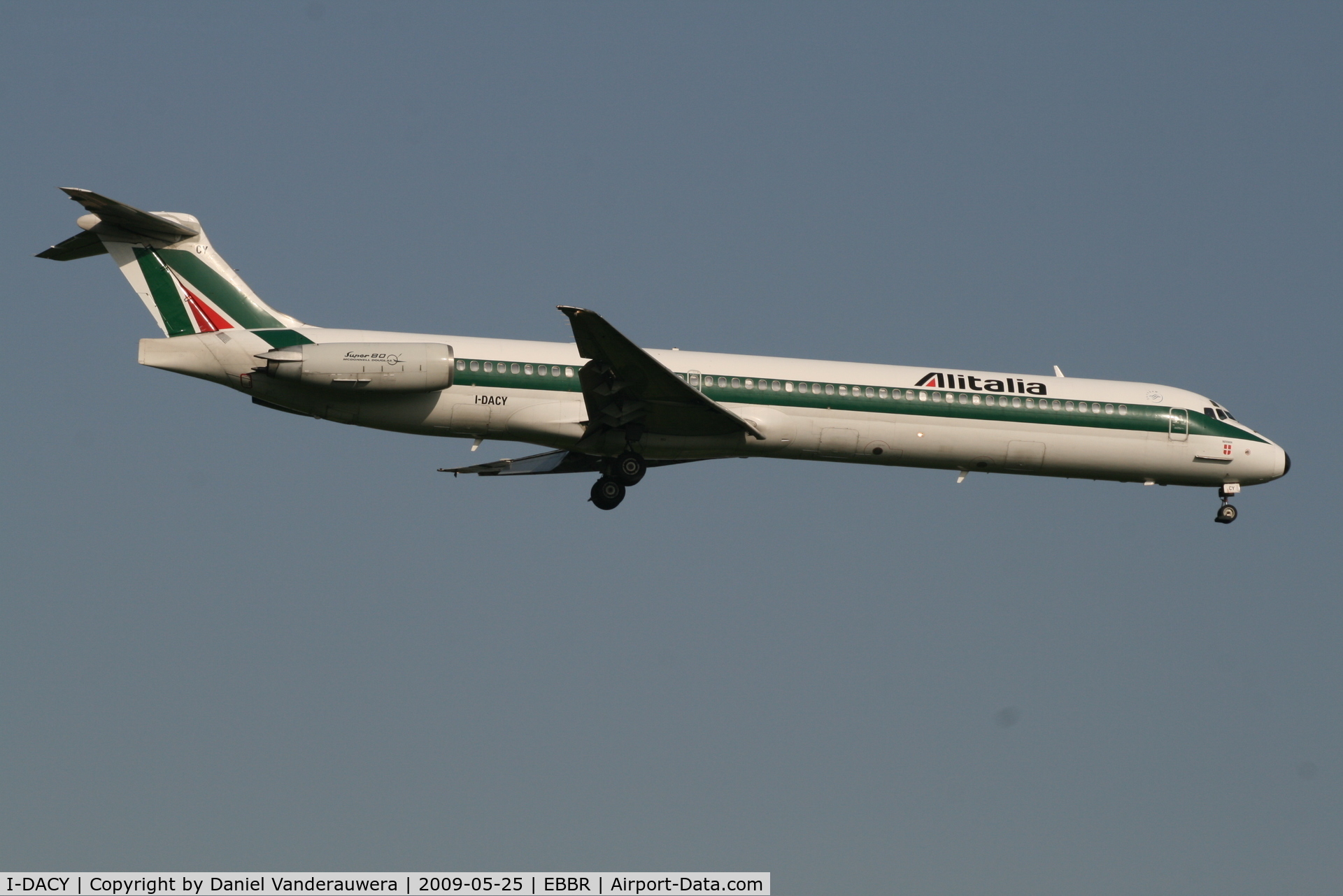 I-DACY, 1991 McDonnell Douglas MD-82 (DC-9-82) C/N 53059, flight AZ148 is descending to rwy 02