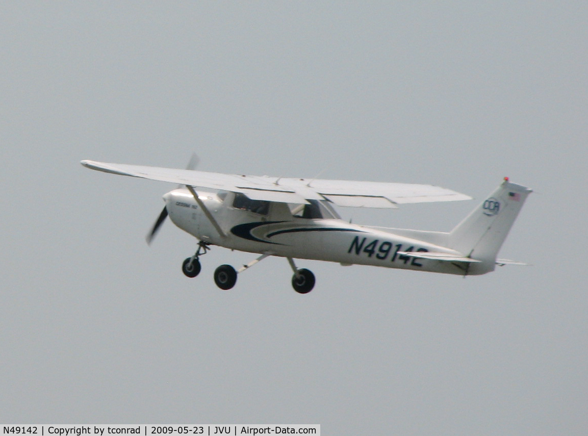 N49142, 1977 Cessna 152 C/N 15281161, at Queen City