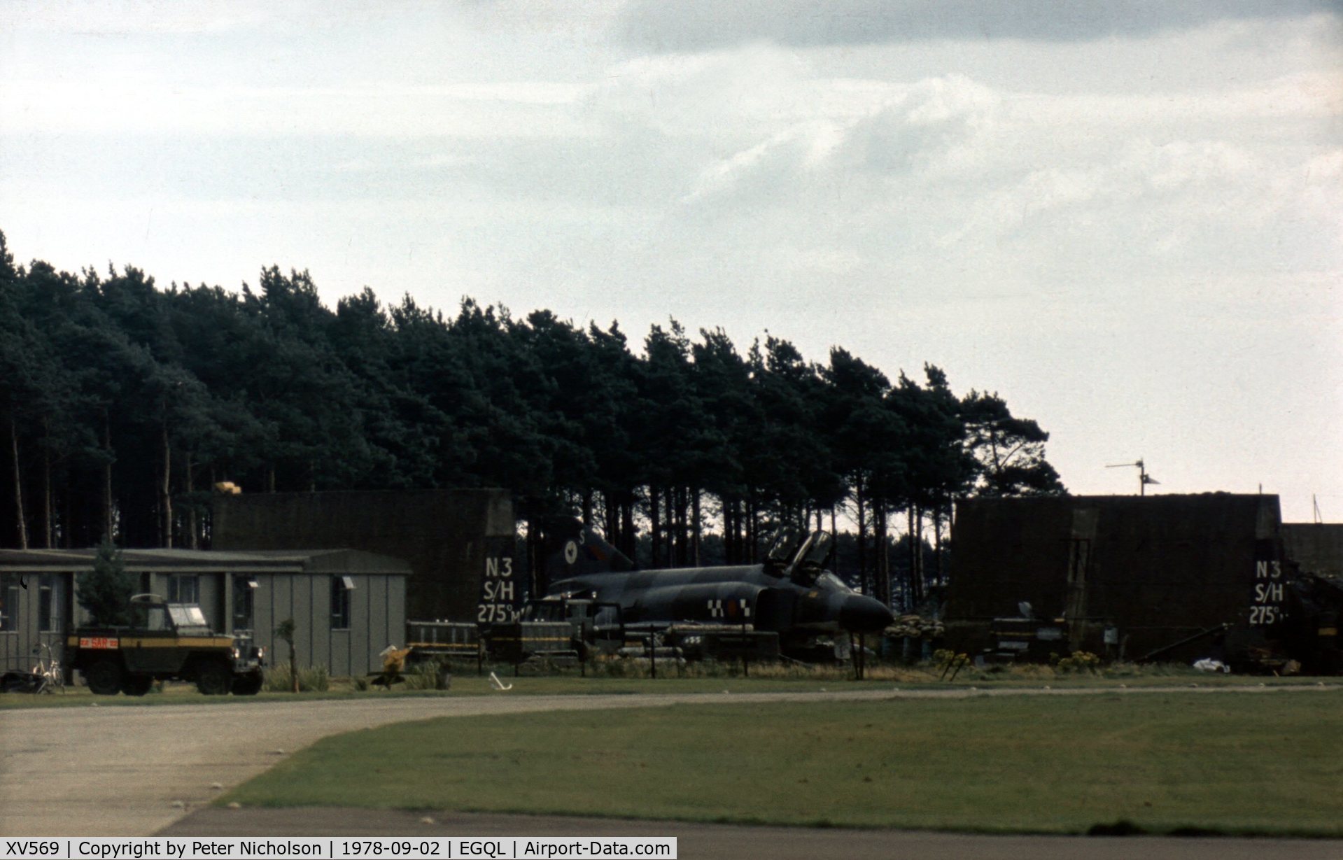 XV569, 1968 McDonnell Douglas Phantom FG1 C/N 9323/2970, Phantom FG.1 of 43 Squadron present at the 1978 Leuchars Airshow.
