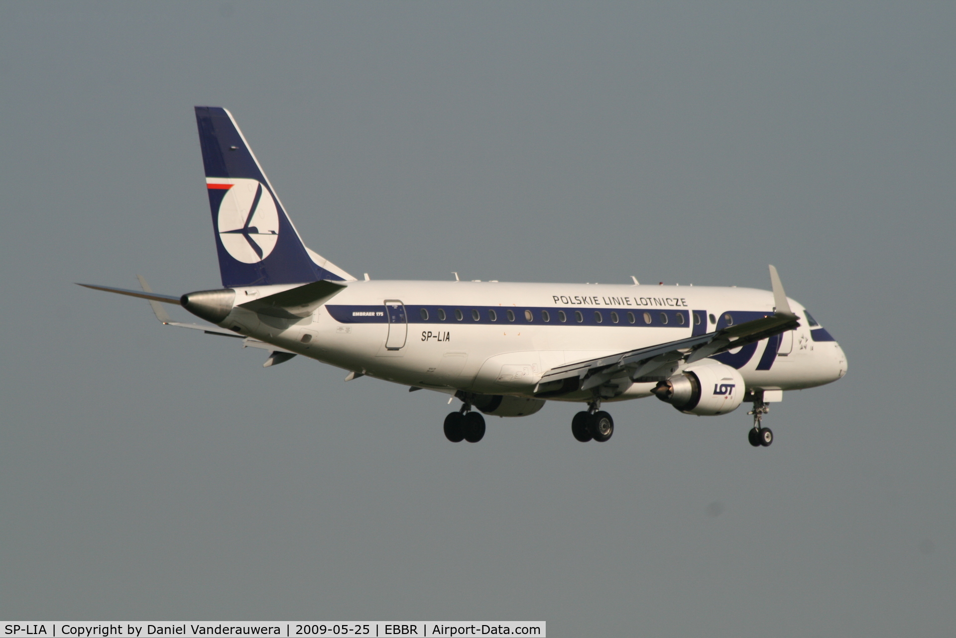 SP-LIA, 2006 Embraer 175STD (ERJ-170-200STD) C/N 17000125, flight LO235 is descending to rwy 02