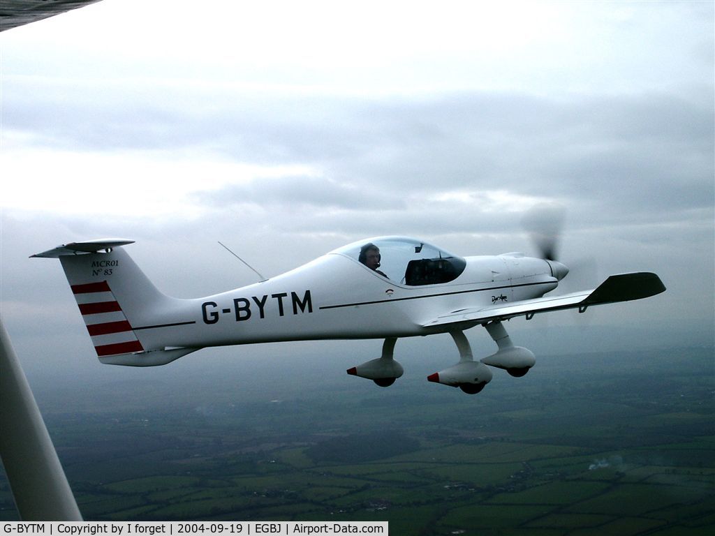 G-BYTM, 2000 Dyn'Aero MCR-01 UL C/N PFA 301-13440, Air to air over the M50
