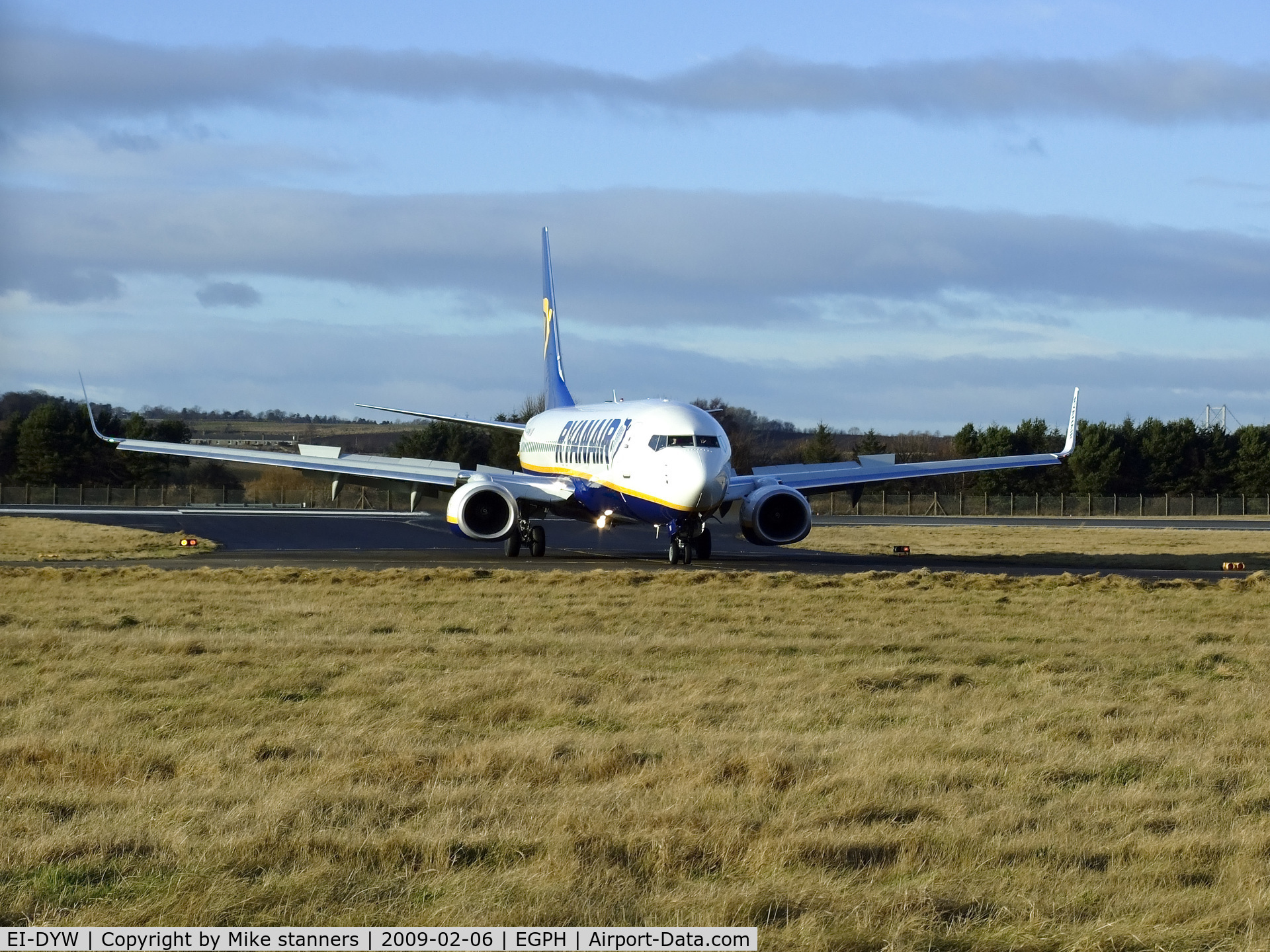 EI-DYW, 2008 Boeing 737-8AS C/N 33635, nice head on shot of Ryanair B737-8AS taxiing off runway 24