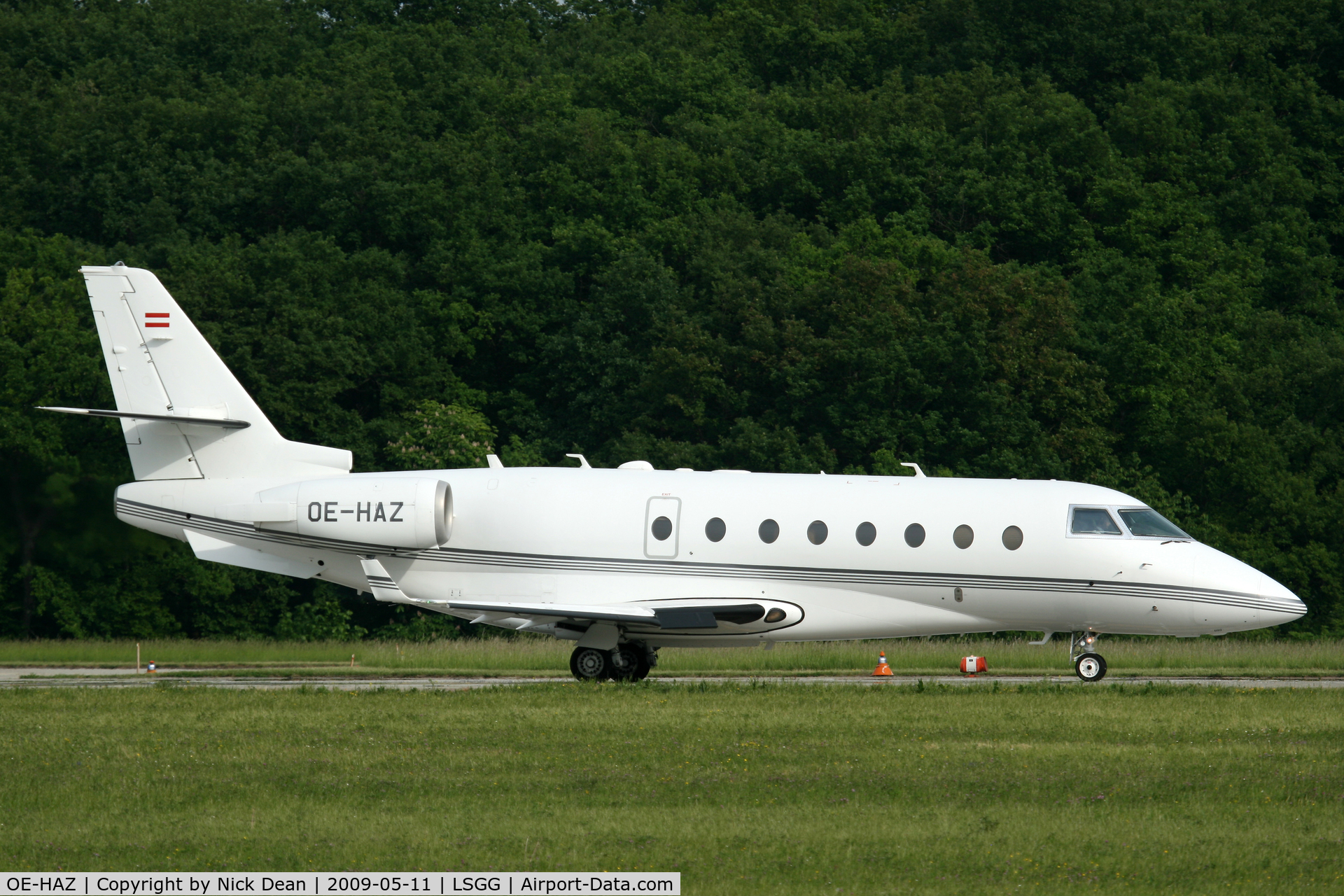 OE-HAZ, 2004 Gulfstream Aerospace G200 C/N 102, LSGG