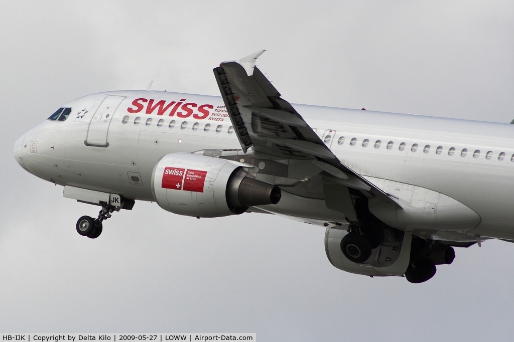 HB-IJK, 1996 Airbus A320-214 C/N 596, SWISS