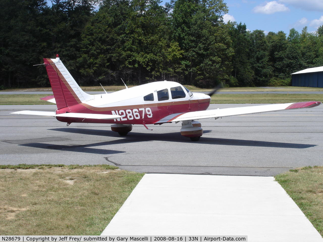 N28679, 1979 Piper PA-28-181 Archer II C/N 28-7990424, On the ramp at 33N